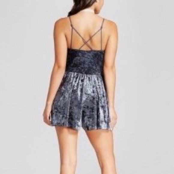 Blue velvet romper - Picture 8 of 8